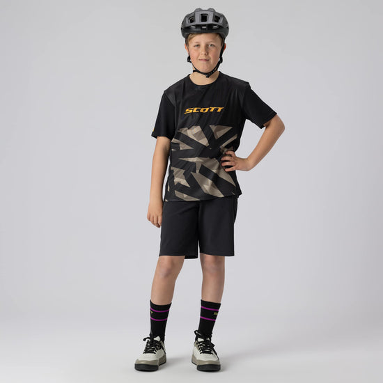 SCOTT Tee Vertic Delta Short Sleeve Kinder – Black – Lifestyle 1