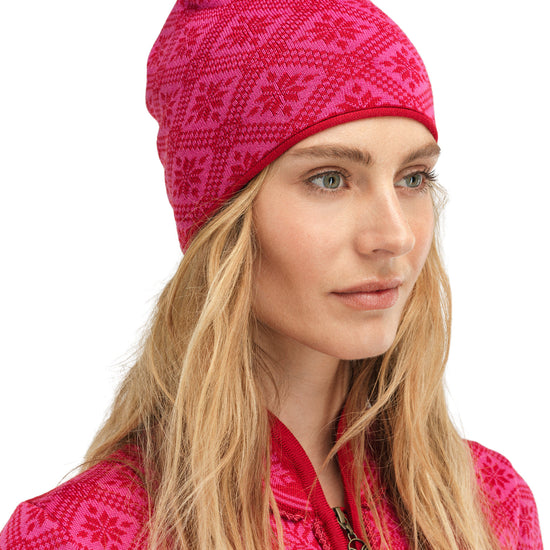 Dale Of Norway CHRISTIANIA HAT Raspberry Allium One size - PeakStyle