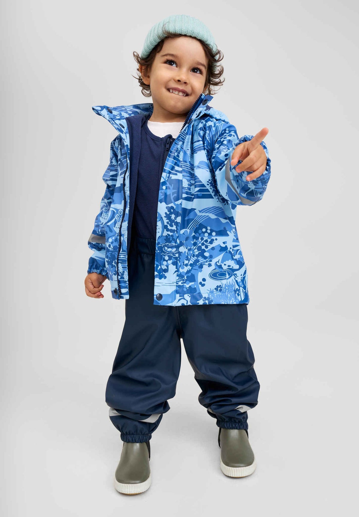 Reima Loiske Navy – Studio Shot 1
