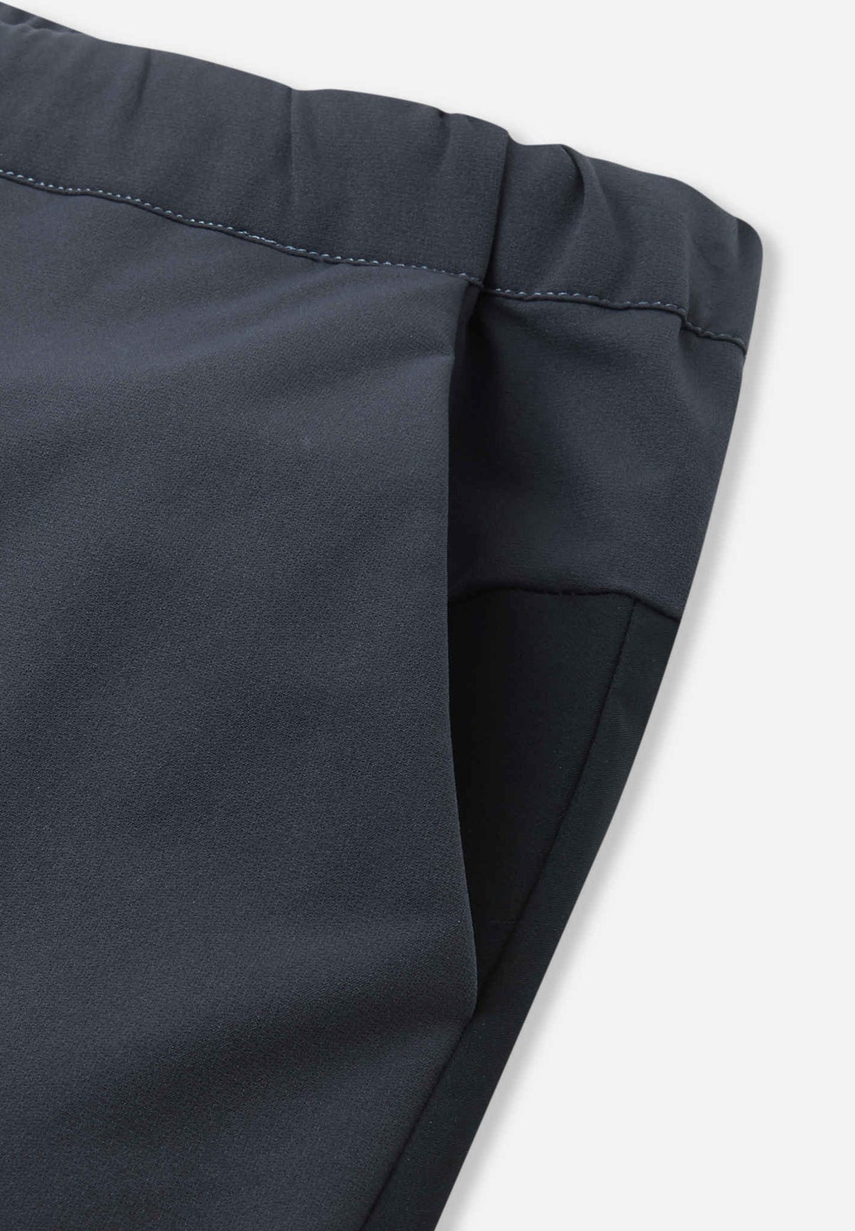 Reima Vaeltaa Soft Black – Packshot 5