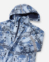 Combinaison de pluie Reima Moomin Rapakko pour enfants, couleur Airy Blue – Détails du produit : capuche