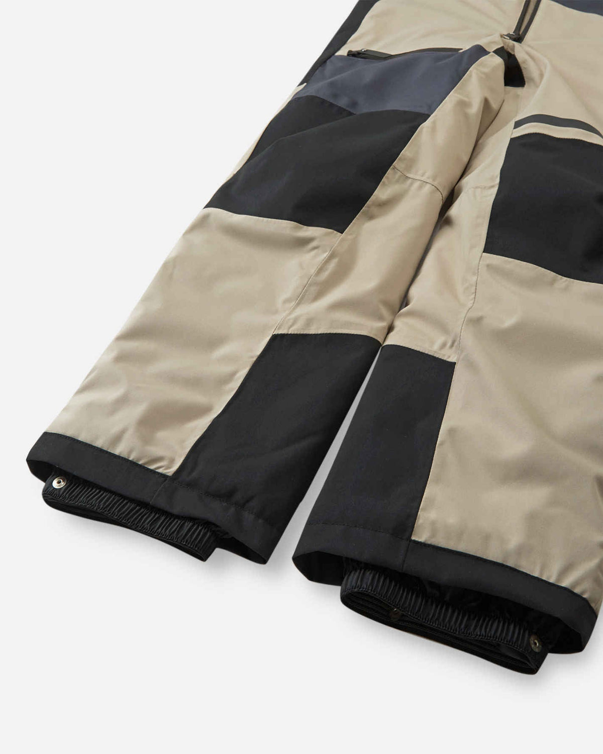 Combinaison de ski Reima Skaulo ReimaTec pour enfants, couleur Earthy Beige – Détail des jambes