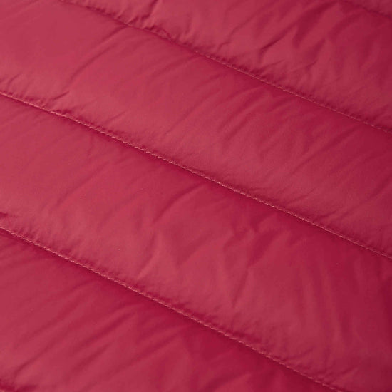 Reima Fiskari donsvest voor kinderen, kleur Cranberry – materiaalclose-up