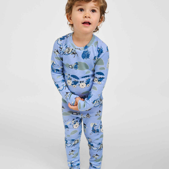 Reima Moomin Trivsam functioneel ondergoedset voor peuters Airy Blue – Lifestylefoto