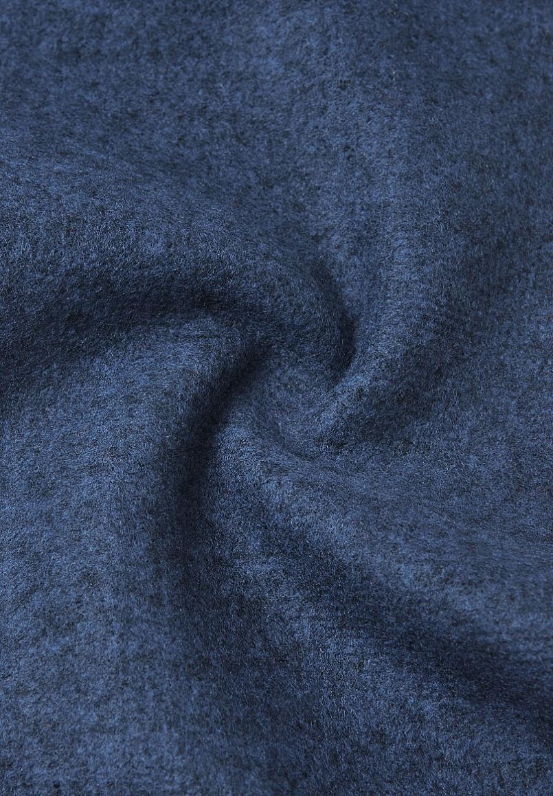 Pantalon en polaire Reima Sangis pour enfants, style jean bleu – Gros plan sur les détails du tissu