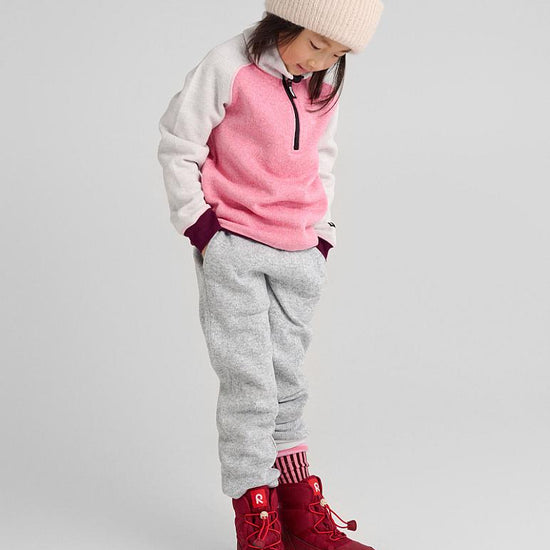Pantalon polaire Reima Sangis pour enfants, gris chiné, texture du tissu