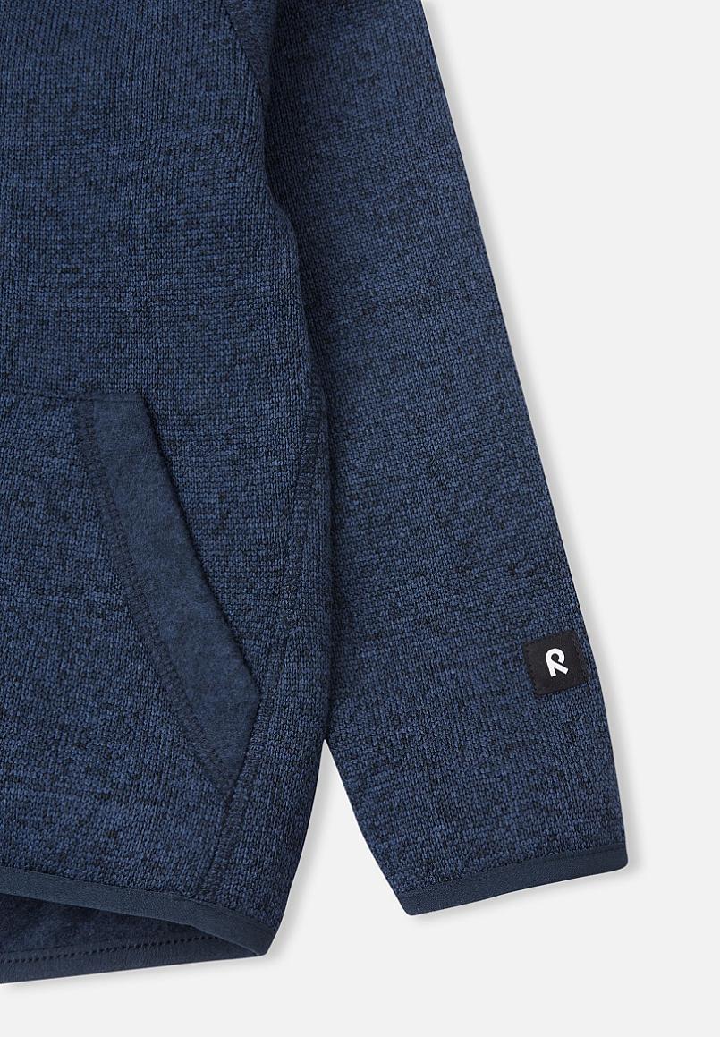 Veste polaire Reima Hopper pour enfants, bleu jean – Gros plan sur le logo