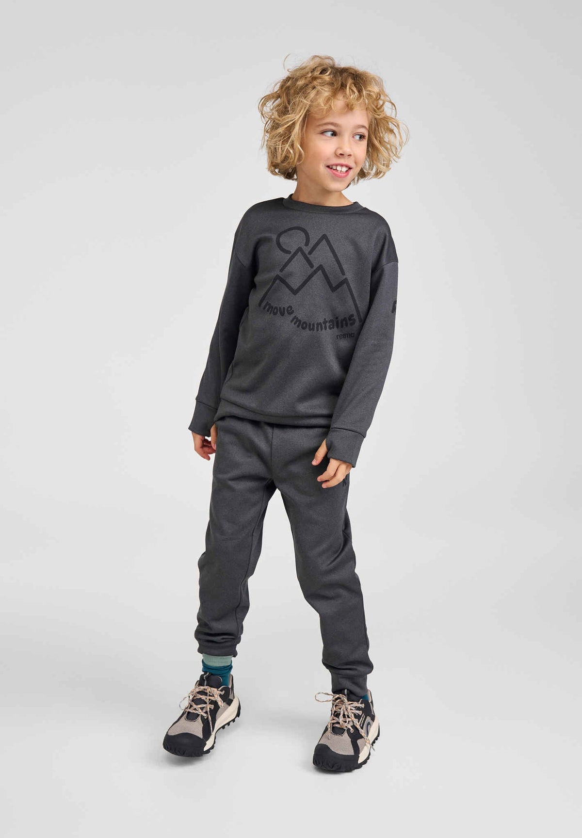 Reima Reila Graphite Melange – Foto de estudio 1