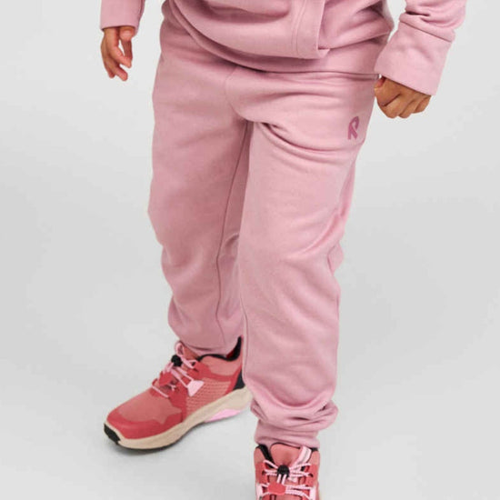 Pantaloni da jogging in pile Reima Nasta per bambini, grigio e rosa – Foto in studio