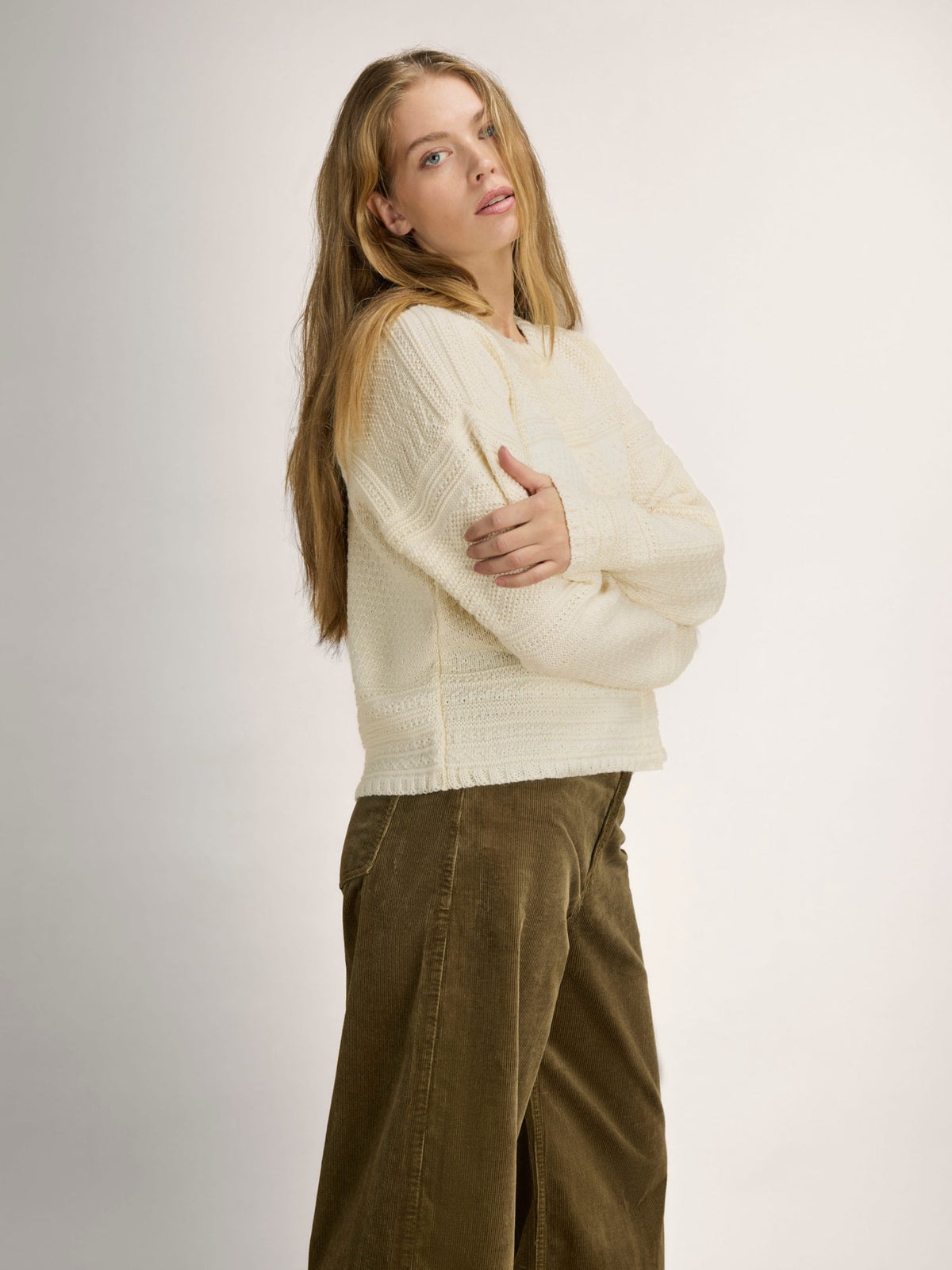 Dale Of Norway LUSA Women's Wool Cardigan Offwhite – Studio Side View