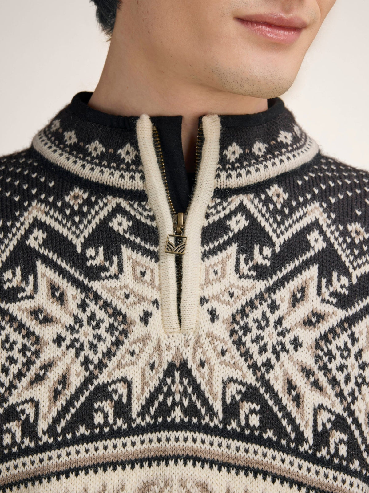 Dale Of Noorwegen VAIL Wollen Trui Heren Offwhite - Koffie - Zandsteen Detail