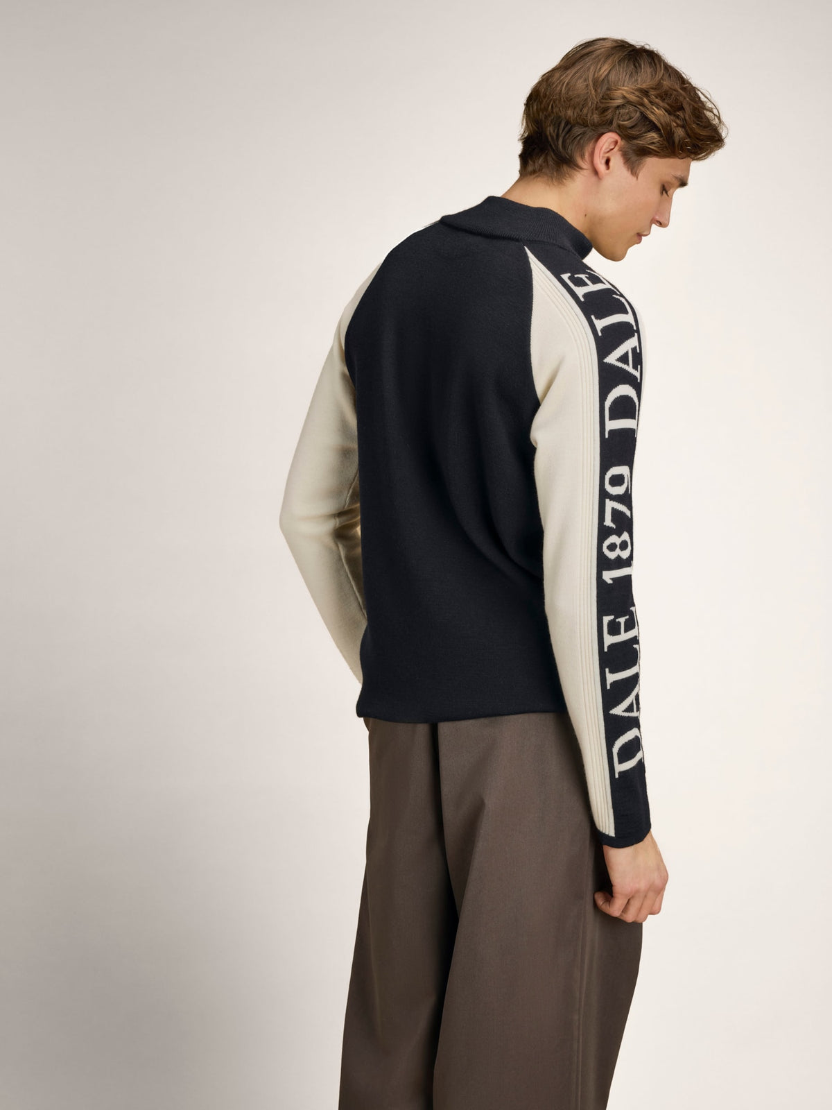 Dale Of Norway SKARSTIND 1879 Jersey de merino para hombre - Negro - Blanco roto - Foto de estudio 3