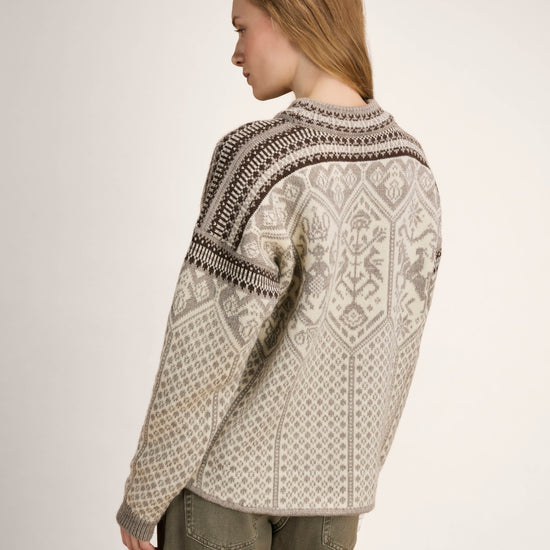 Dale of Norway 1994 Pull en laine pour femme Sucre Vanille - Blanc Naturel - Café – Détail Studio