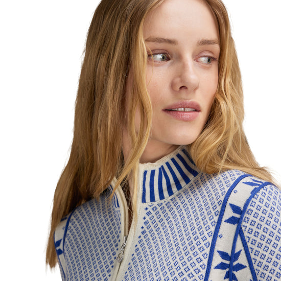 Dale Of Norway VARDÅSEN Damen – Offwhite - Ultramarine – Studio – 96361_A00_VARDAÅSEN_FEM_SWEATER- 11