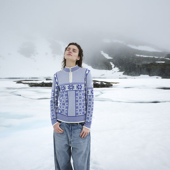 Dale Of Norway VARDÅSEN Damen – Offwhite - Ultramarine – Outdoor – Vardasen_womens_sweater_A00_01