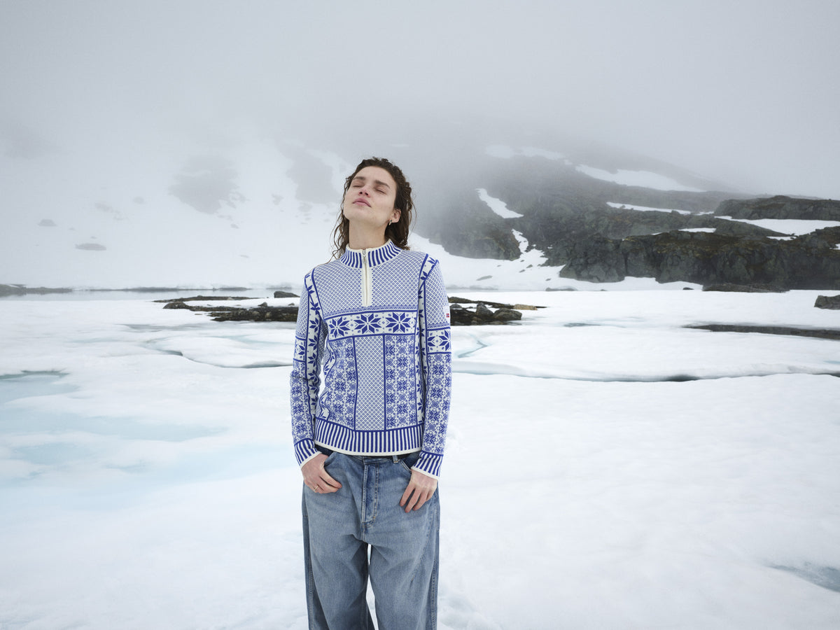Dale Of Norway VARDÅSEN Damen – Offwhite - Ultramarine – Outdoor – Vardasen_womens_sweater_A00_01