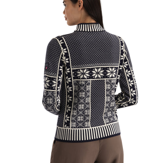 Dale Of Norway VARDÅSEN Damen – Marine - Offwhite – Studio – 96361_C00_VARDASEN_FEM_SWEATER-584
