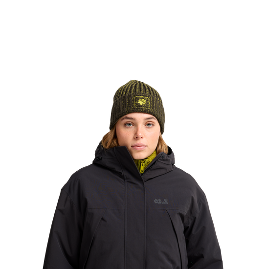 Jack Wolfskin BADGE PAW BEANIE Obsidian Moss Studioansicht 4