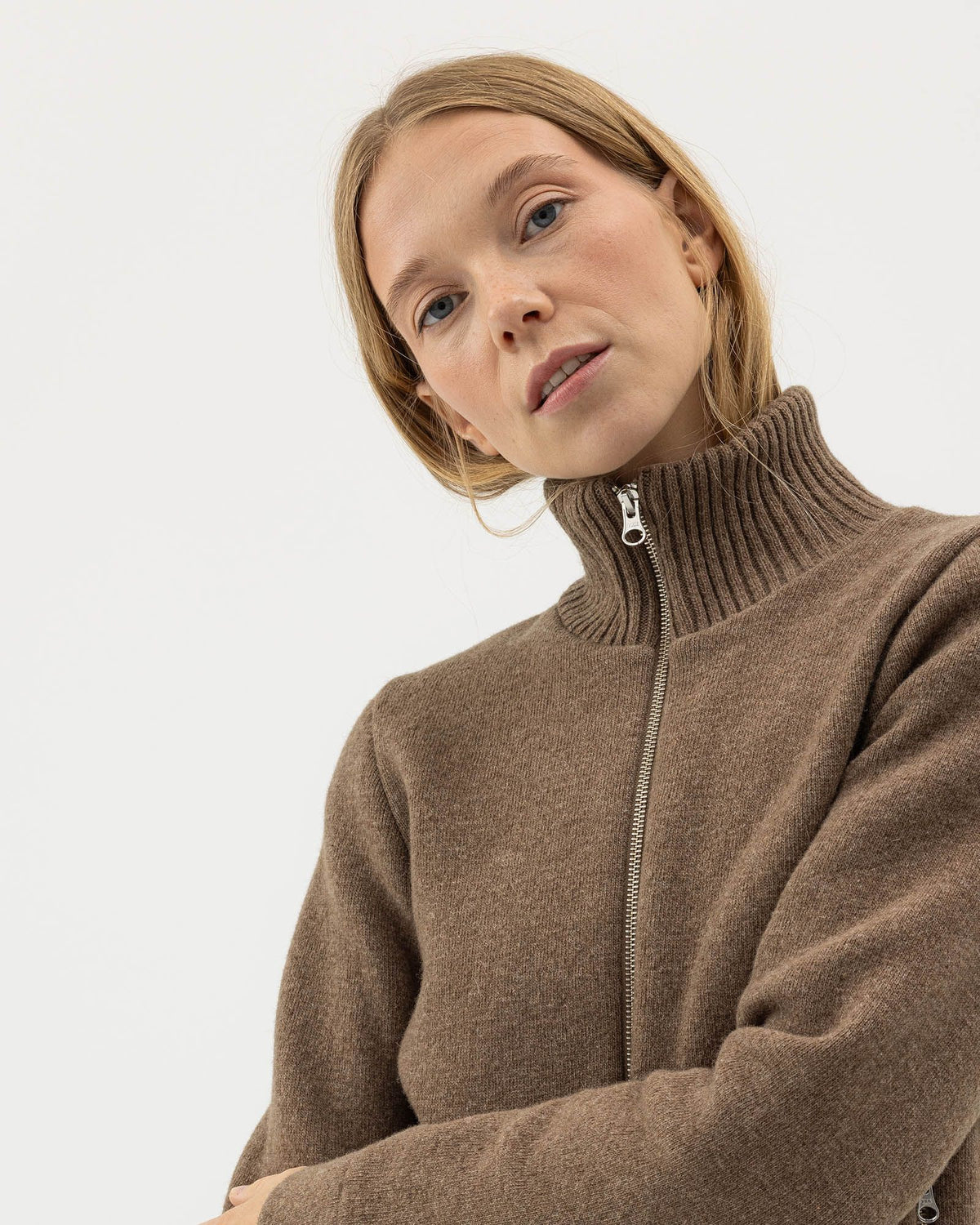 Claire Fullzip WP – Walnut – Produktansicht