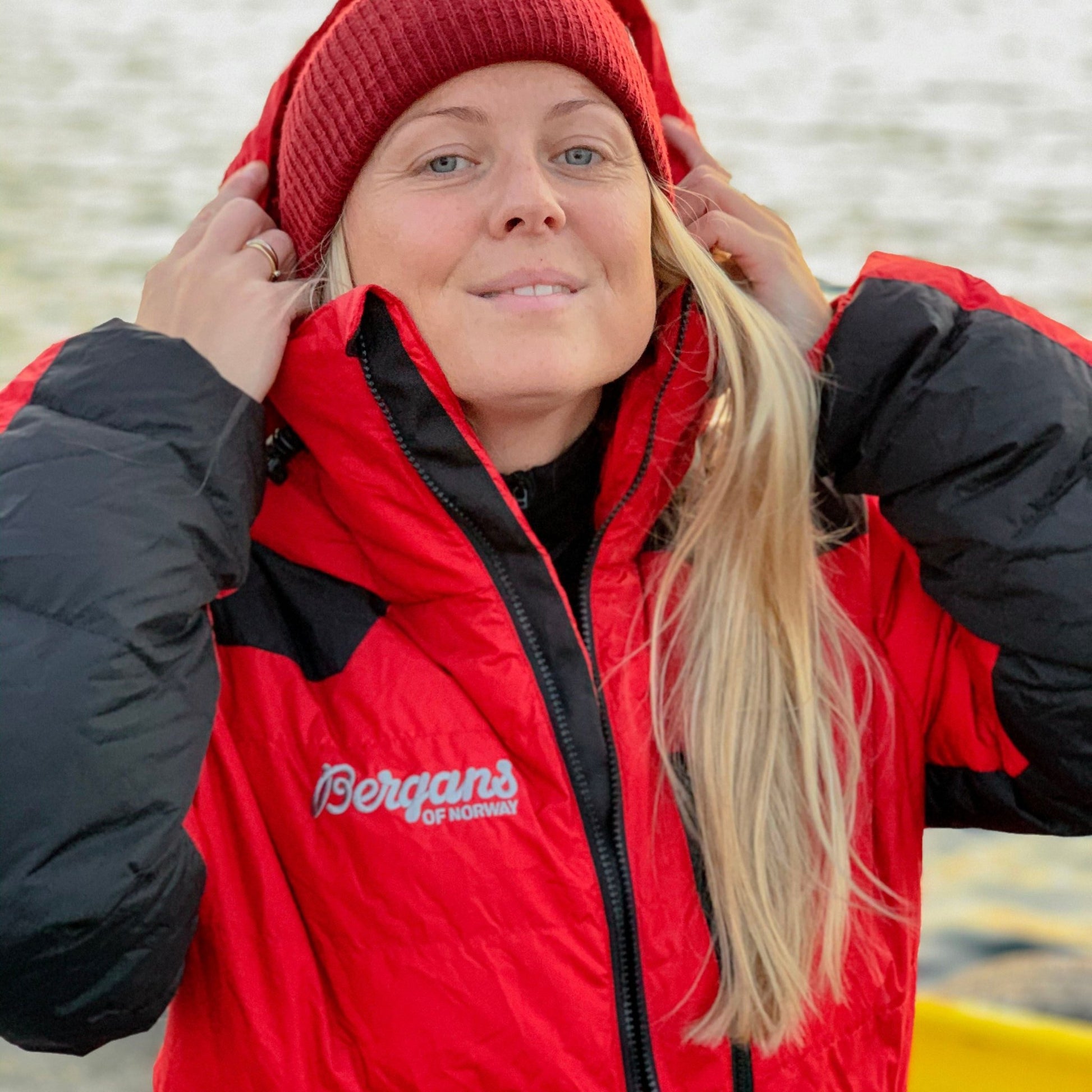 Bergans EXPEDITION DOWN LIGHT PARKA - Coats & Parkas at PeakStyle