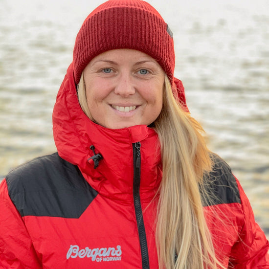 Bergans EXPEDITION DOWN LIGHT PARKA - Coats & Parkas at PeakStyle