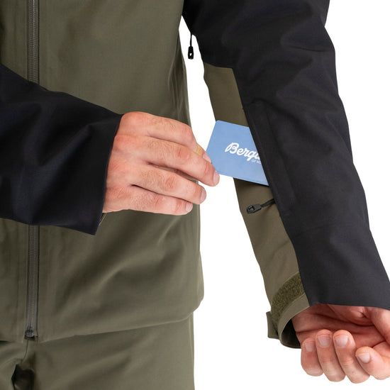 Bergans M OPPDAL INSULATED SHELL JACKET - Jackets at PeakStyle