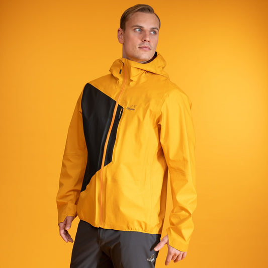 Bergans M Y LIGHTLINE AIR 3L SHELL JACKET - Jackets at PeakStyle