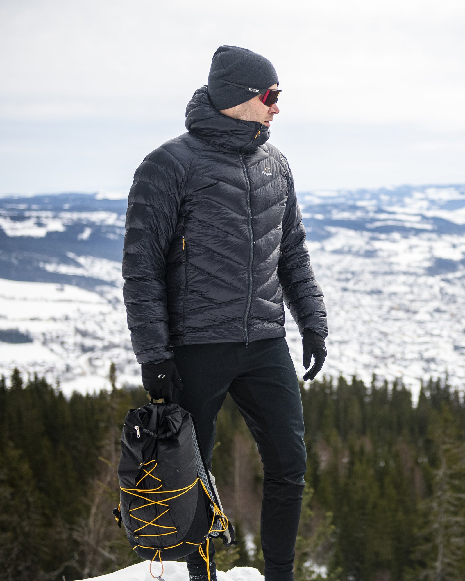 Bergans M Y LIGHTLINE WEIGHTLESS DOWN JACKET HOOD - Down jackets at PeakStyle