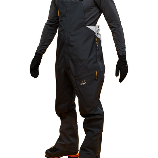 Bergans M Y MOUNTAINLINE BOLD 3L SHELL BIB PANTS - Winter sports pants at PeakStyle