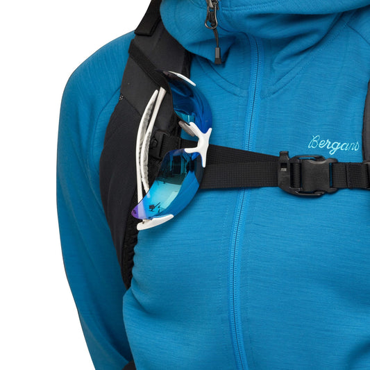 Bergans RABOT DAYPACK 27 S/M - Backpacks at PeakStyle