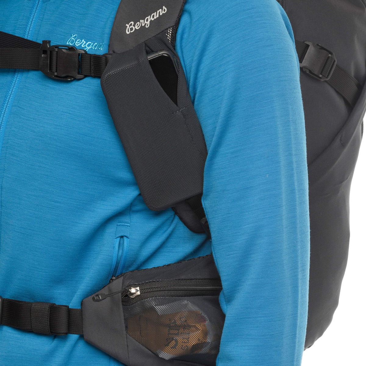 Bergans RABOT DAYPACK 27 S/M - Backpacks at PeakStyle