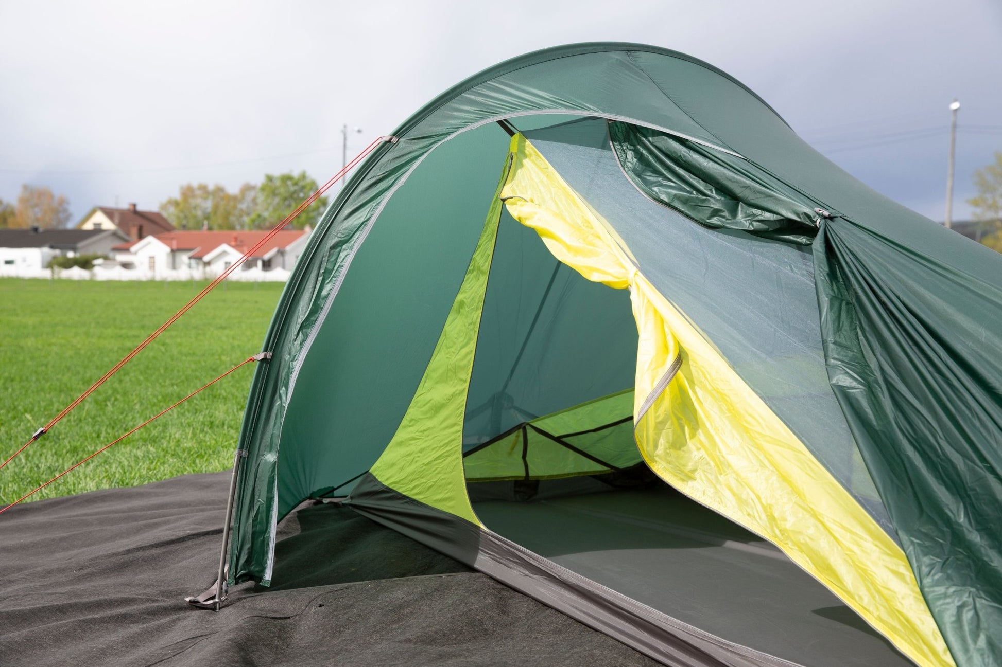 Bergans SUPER LIGHT TUNNEL 1 - PERS TENT - Tents at PeakStyle