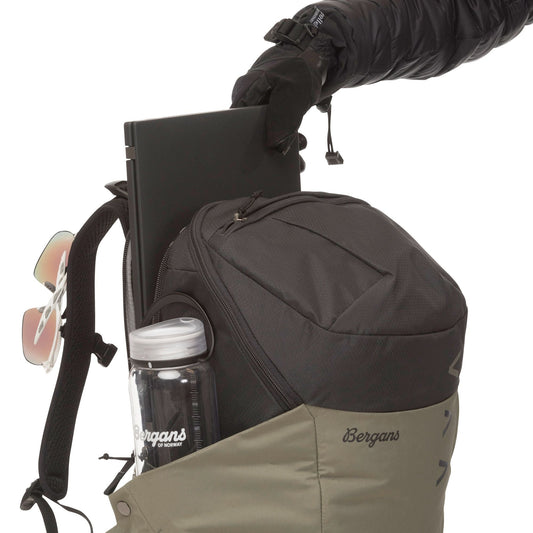 Bergans VAAGAA DAYPACK 26 S/M - Backpacks at PeakStyle