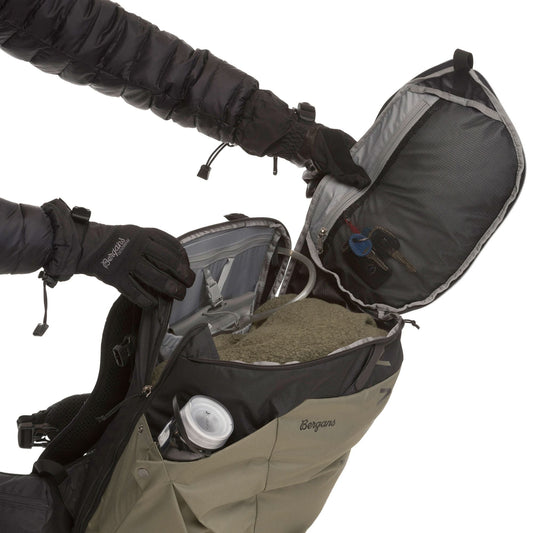 Bergans VAAGAA DAYPACK 33 S/M - Backpacks at PeakStyle
