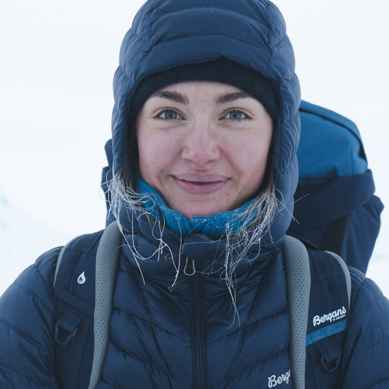 Bergans W RABOT LIGHT DOWN JACKET HOOD - Down jackets at PeakStyle