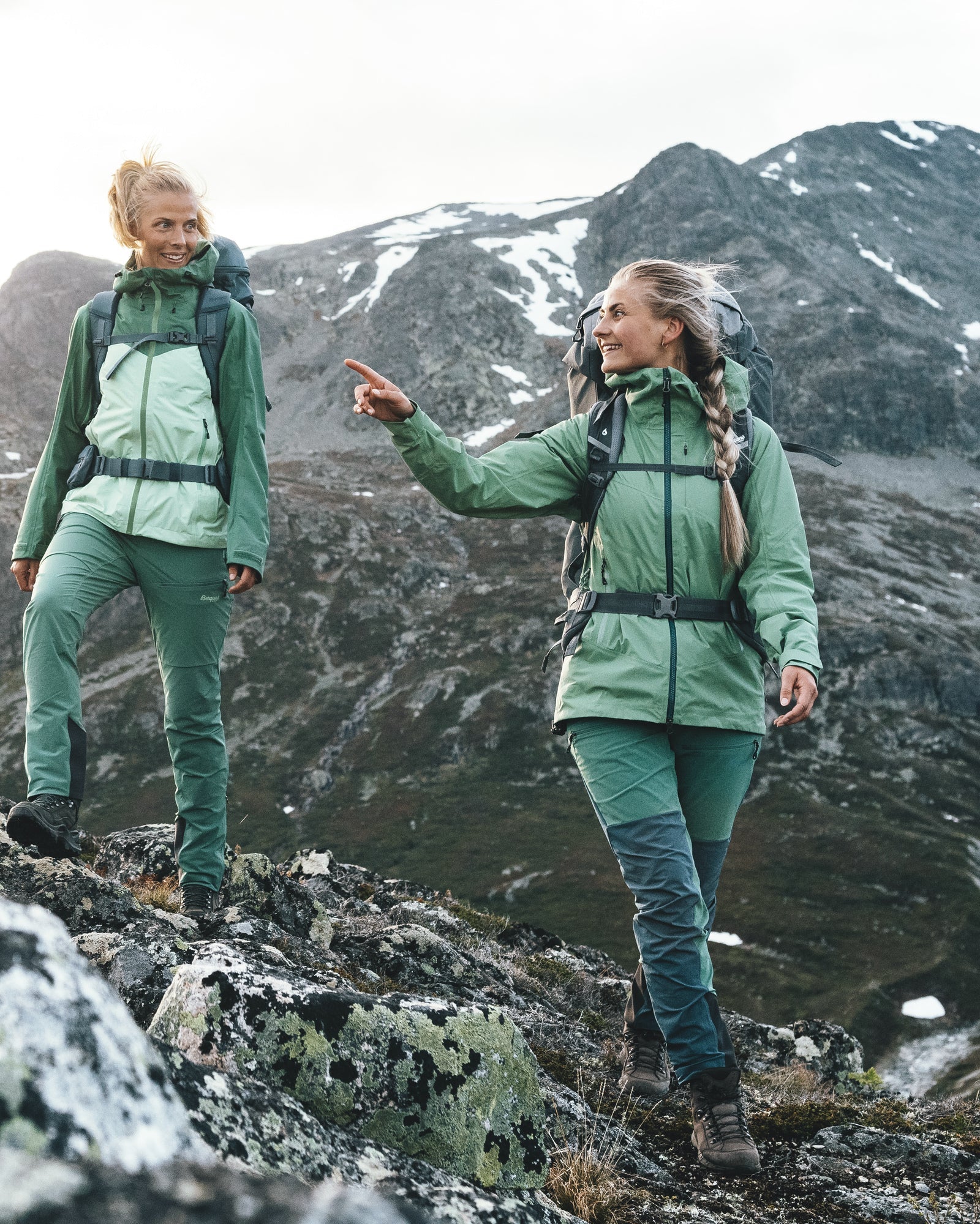 Bergans W RABOT SOFTSHELL PANTS - Long pants at PeakStyle