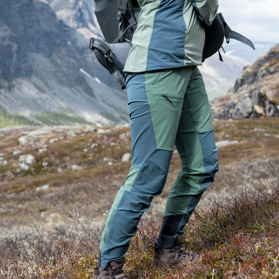 Bergans W RABOT SOFTSHELL PANTS - Long pants at PeakStyle