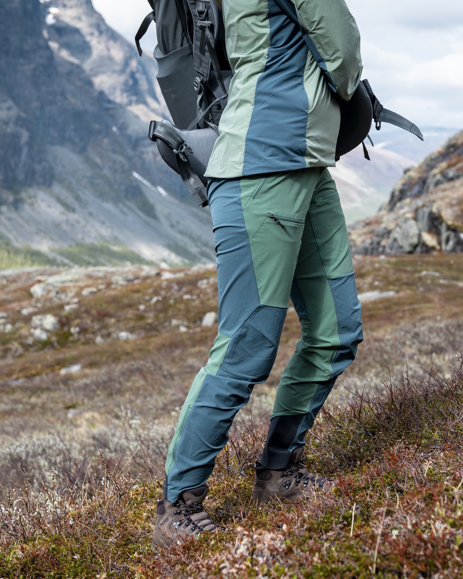 Bergans W RABOT SOFTSHELL PANTS - Long pants at PeakStyle
