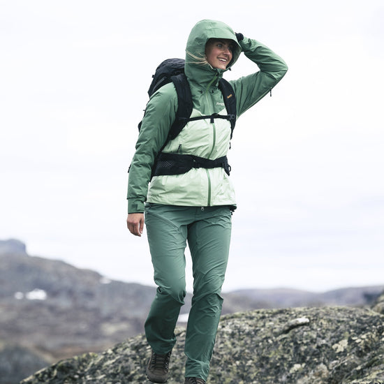 Bergans W RABOT SOFTSHELL PANTS - Long pants at PeakStyle