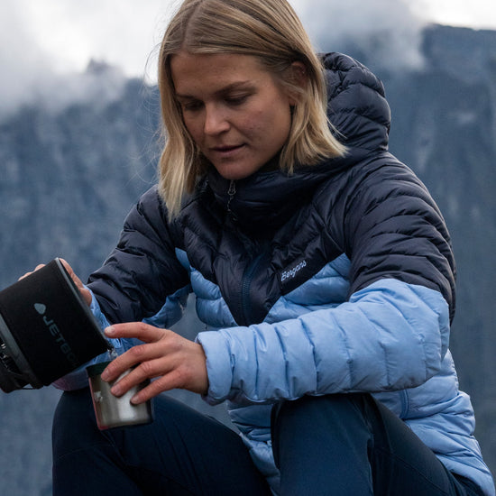 Bergans W TIND LIGHT DOWN JACKET HOOD - Midlayer at PeakStyle
