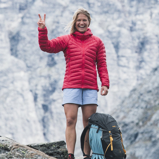 Bergans W TIND LIGHT DOWN JACKET HOOD - Midlayer at PeakStyle