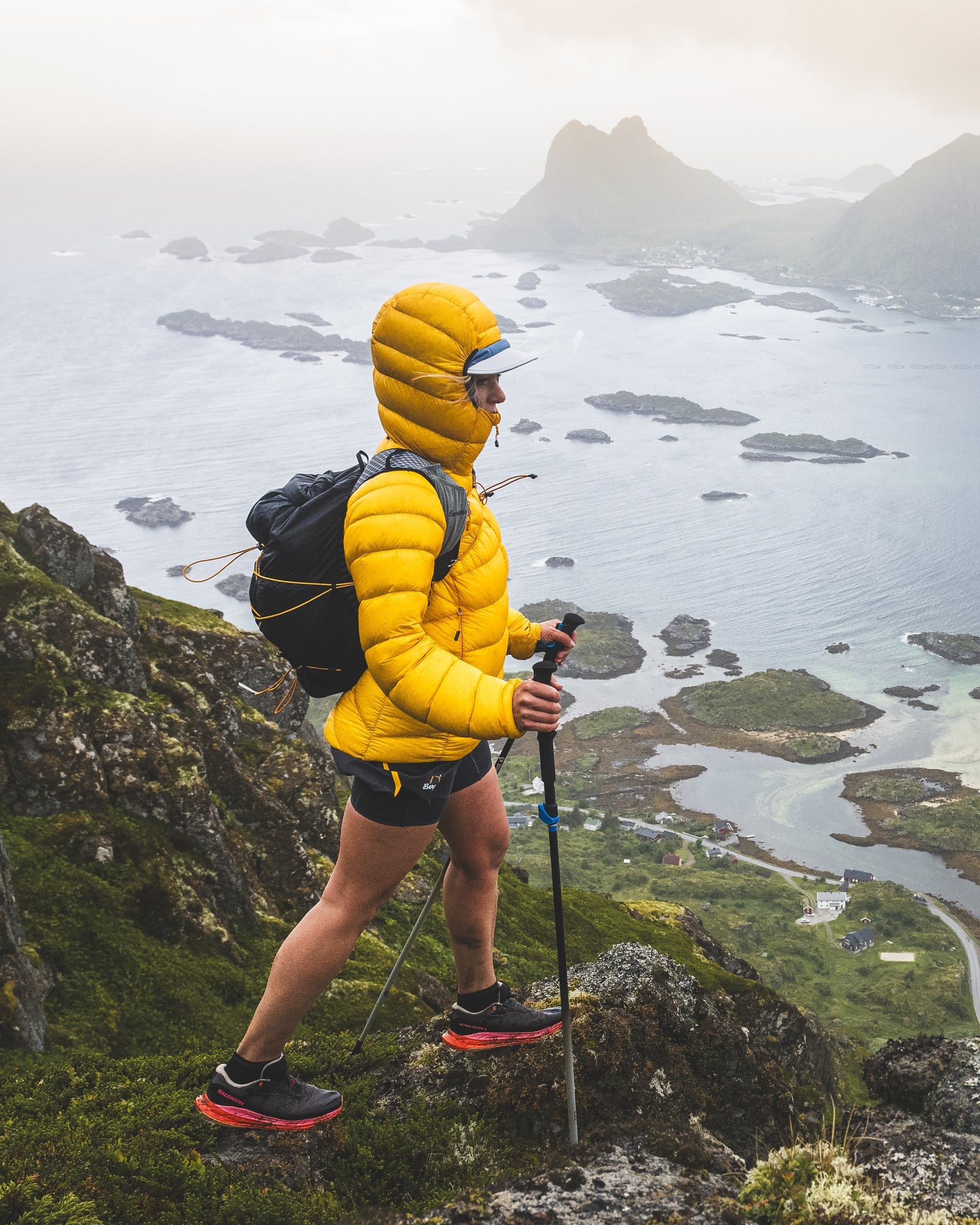 Bergans W Y LIGHTLINE WEIGHTLESS DOWN JACKET HOOD - Down jackets at PeakStyle