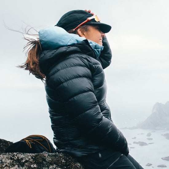 Bergans W Y LIGHTLINE WEIGHTLESS DOWN JACKET HOOD - Down jackets at PeakStyle