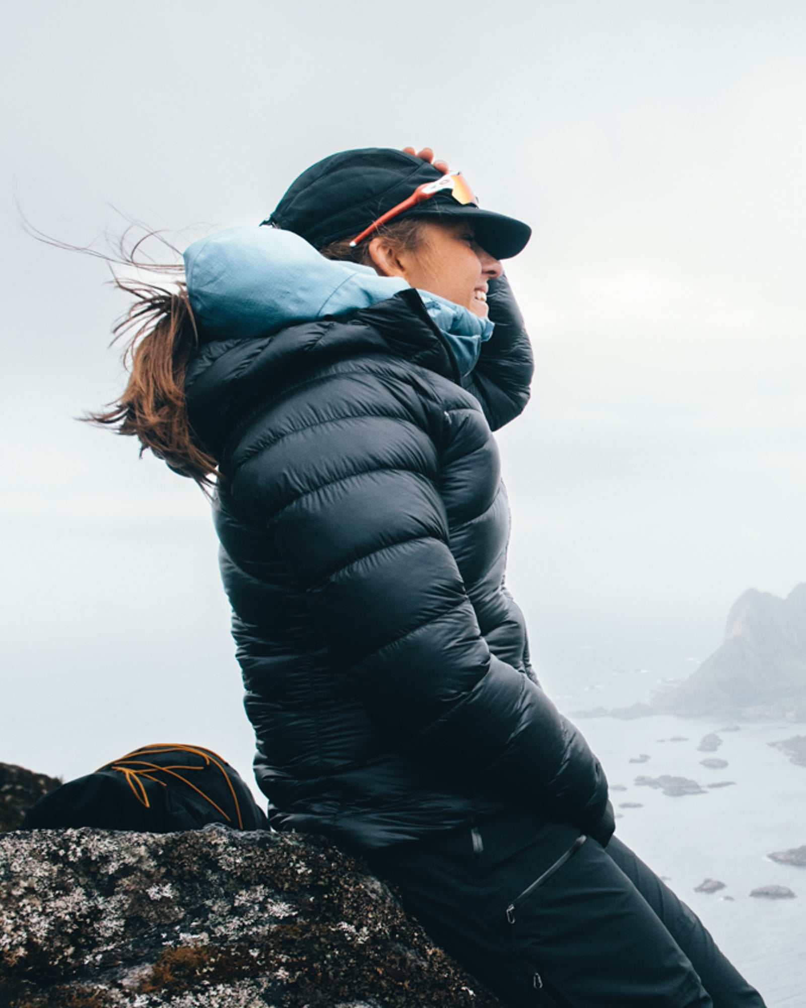 Bergans W Y LIGHTLINE WEIGHTLESS DOWN JACKET HOOD - Down jackets at PeakStyle