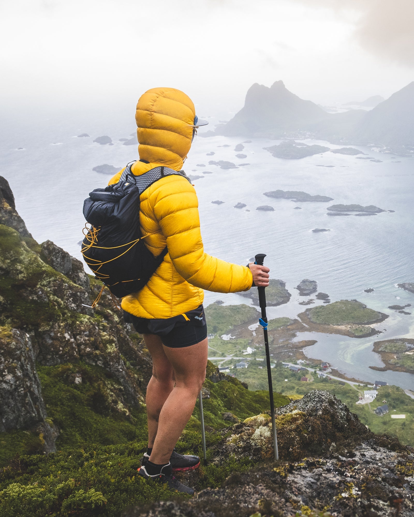 Bergans W Y LIGHTLINE WEIGHTLESS DOWN JACKET HOOD - Down jackets at PeakStyle