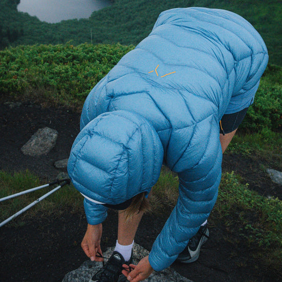 Bergans W Y LIGHTLINE WEIGHTLESS DOWN JACKET HOOD - Down jackets at PeakStyle