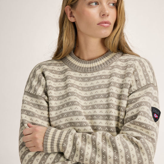 Dale of Norway Skipsleia unisex wool sweater M00 – studio ladies front