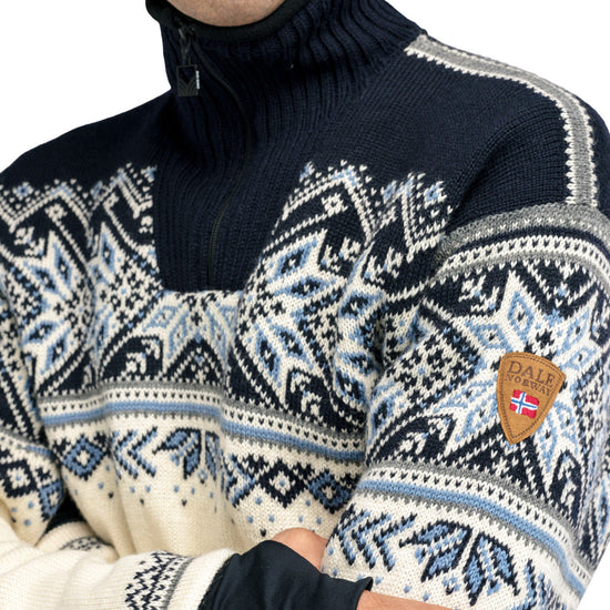 Dale of Norway M VAIL WEATHERPROOF SWEATER - Outerwear at PeakStyle