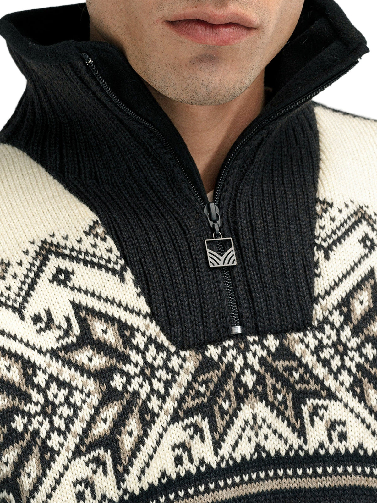 Dale of Norway M VAIL WEATHERPROOF SWEATER - Outerwear at PeakStyle