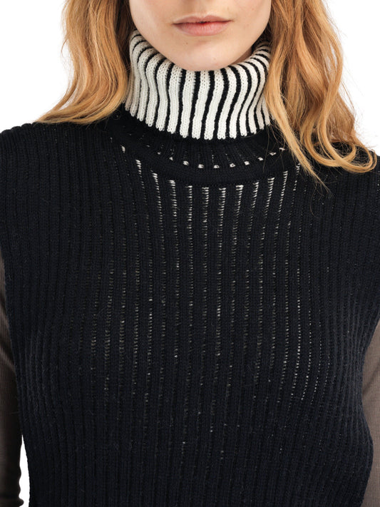 Dale of Norway SKARSTIND NECK - Outerwear at PeakStyle